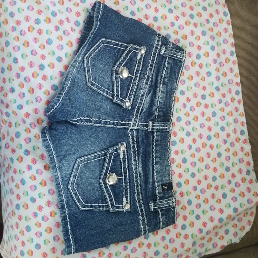 Shorts - Picture 2 of 2